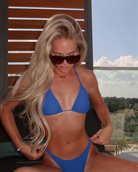 Brylie St. Clair is 'the hottest thing in Texas' gasp adoring fans as