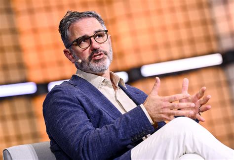 Como liderar inteligências artificiais que parecem infalíveis, mas