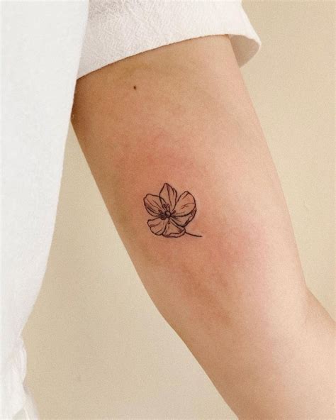 12 Minimalist Flower Tattoo Ideas and Their Hidden Meanings | Preview.ph