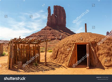 118 Hogan navajo traditional Images, Stock Photos & Vectors | Shutterstock