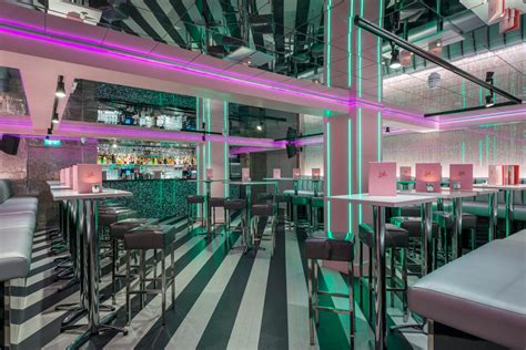 girls     fun  brunch experience bottomless brunch