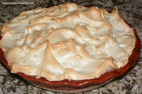 Banana Meringue Pie - Hugs and Cookies XOXO