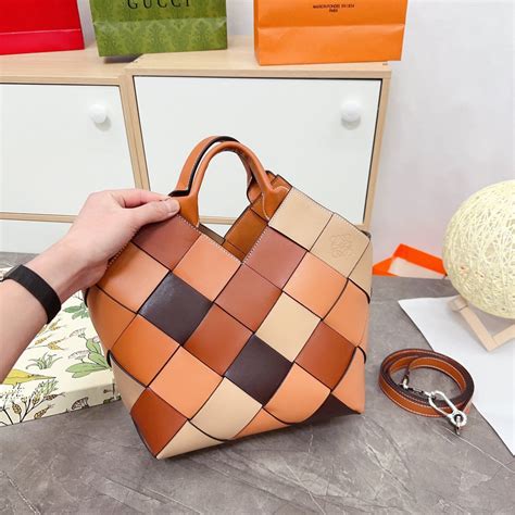 Loewe Сумка - купить с доставкой по выгодным ценам в интернет-магазине ...