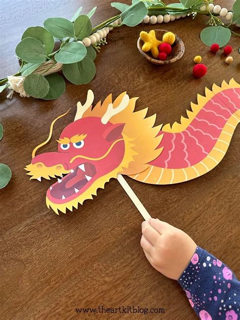 Chinese New Year Dragon Paper Craft {FREE PRINTABLE!} - The Art Kit