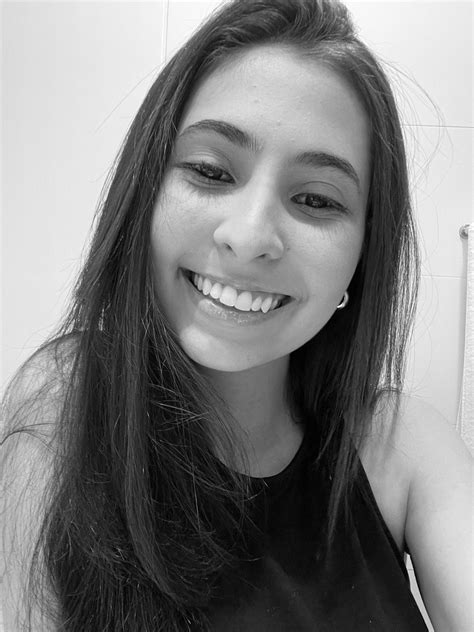 Ana Clara Souza – Medium