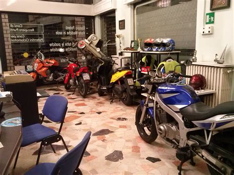 AUTOSCUOLA XXV APRILE DI MICHELOTTI ADOLFO Autoscuola a CINISELLO