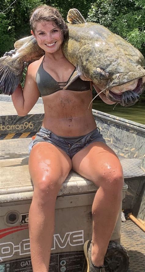 This post is obviously a catfish. : titleporn