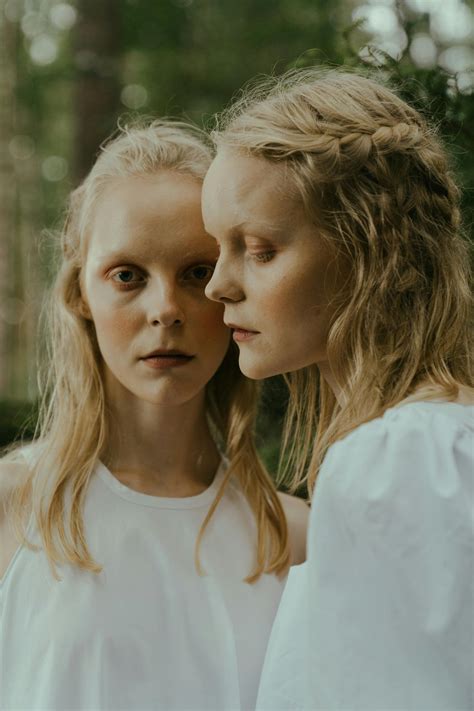 Blonde Twins Photos, Download The BEST Free Blonde Twins Stock Photos