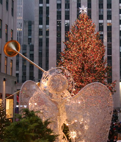 Rockefeller Christmas Tree Lighting 2024 - Hali Prisca