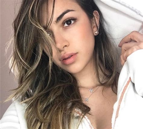 Unveiling The Wealth Of A Colombian Superstar: Anllela Sagra's 2020 Net Worth