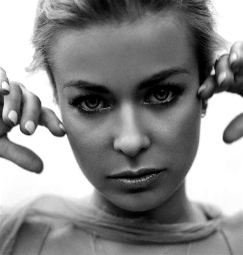 1980x2080 Resolution Carmen Electra Black and White Portrait wallpaper