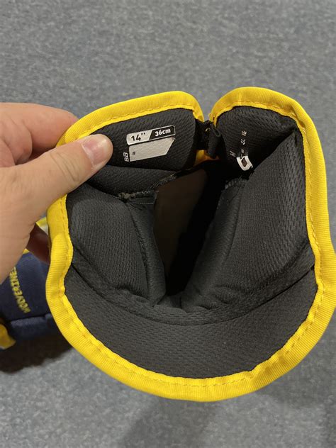 Game Used University of Michigan-Dearborn Bauer Pro Series Gloves 14