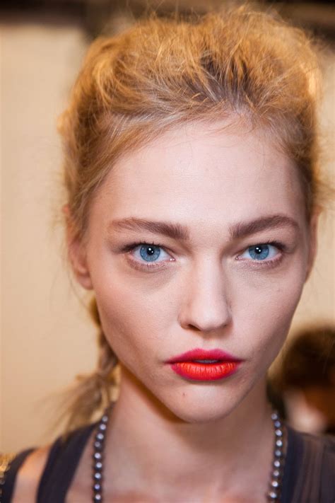 Sasha Pivovarova – Biography, Facts & Life Story – Internewscast Journal