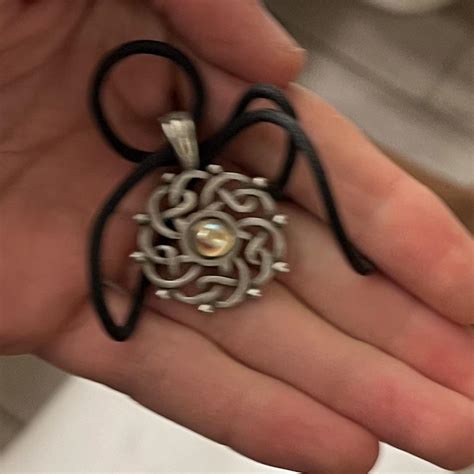 buy  necklace   close