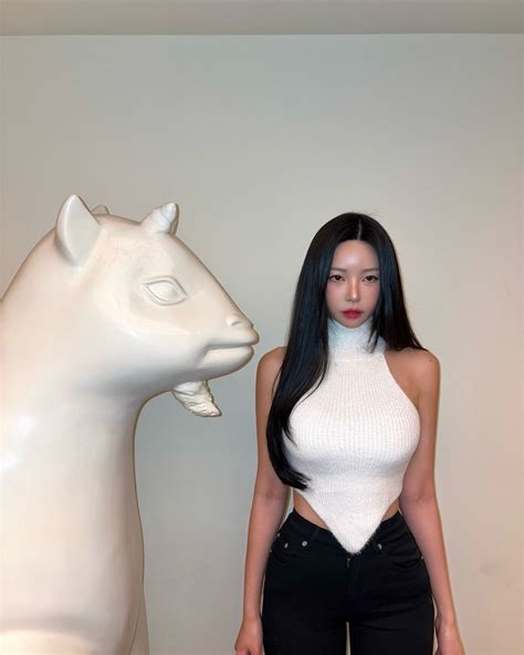 동그란 Donggeuran ドングラン 圓圓 | When Dongeuran walked on the street. #model #