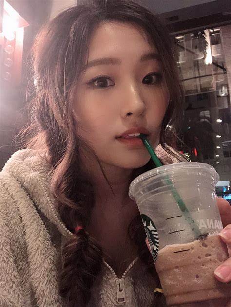 aikuros : r/OfflinetvGirls