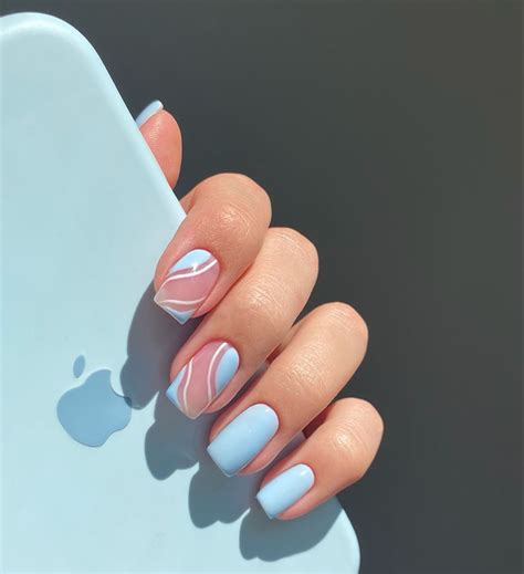 голубой маникюр на короткие ногти Simple Gel Nails, Subtle Nails ...
