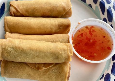 A Guide to the Menu at Lilas Mi Street Food in Paris 1