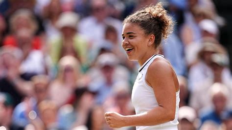 jasmine paolini  disbelief  historic wimbledon achievement