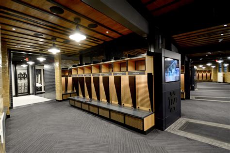 Notre Dame Stadium - Football Locker Rooms - Division6 | Detroit