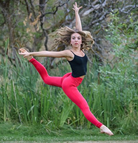 Tight Bodies and Flexible Beauties : r/DanceGirlsLegs