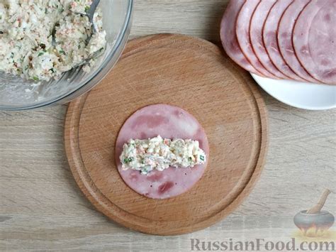 Рулетики из ветчины с сыром, крабовыми палочками и яйцом