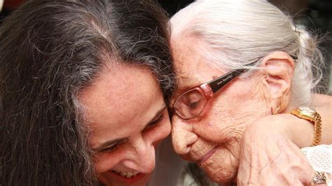 Caetano Veloso Mae - Dona Canô, mãe dos cantores Caetano Veloso e Maria Bethânia, recebe ...