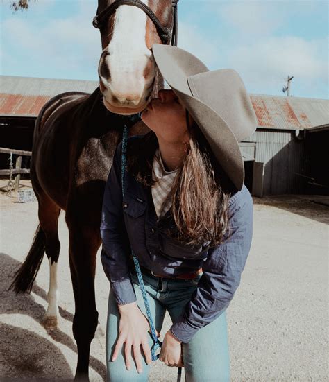 Pony Cuddles | Horse life, Cowgirl style, Western women