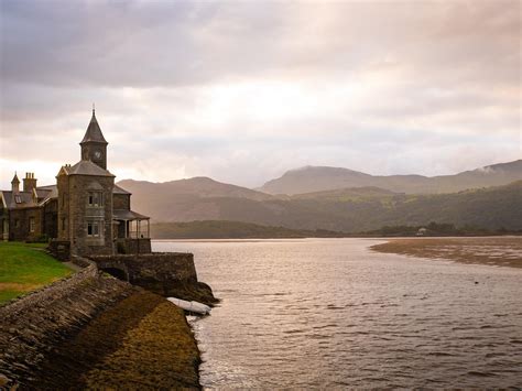 Barmouth Beach | VisitWales