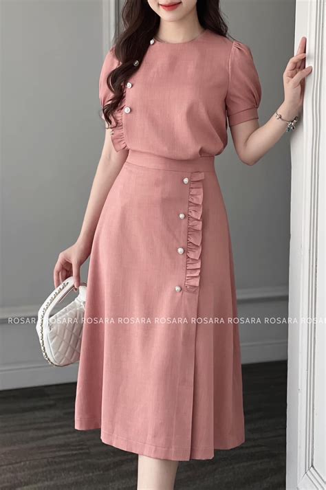 Pin de LANPATTERNSEWING em clothes | Vestidos estilosos, Lindos