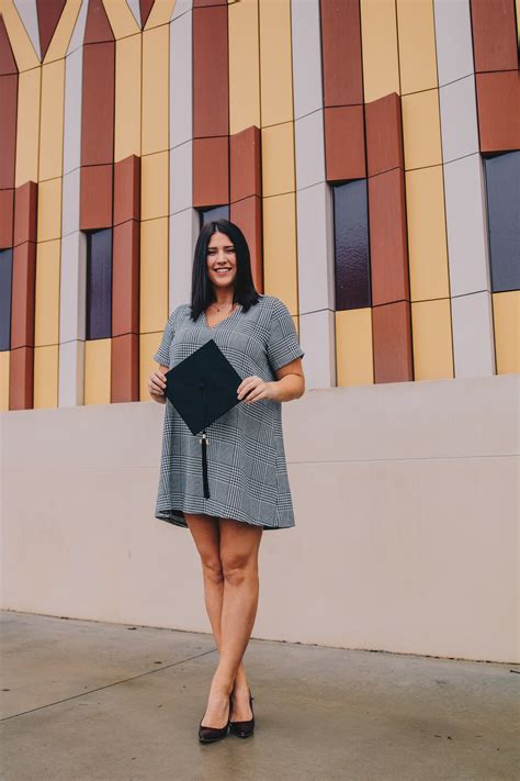 9 Gabby Graduation Portraits ideas to save today | graduation portraits