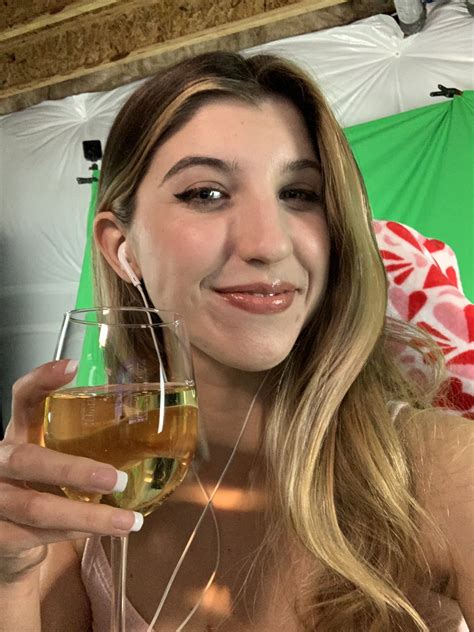 Pre-stream 05/21 : r/FrivolousFox