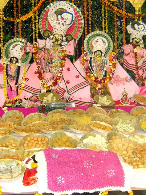 sri sri radha damodar bhog offering vina vaishnava internet news agency