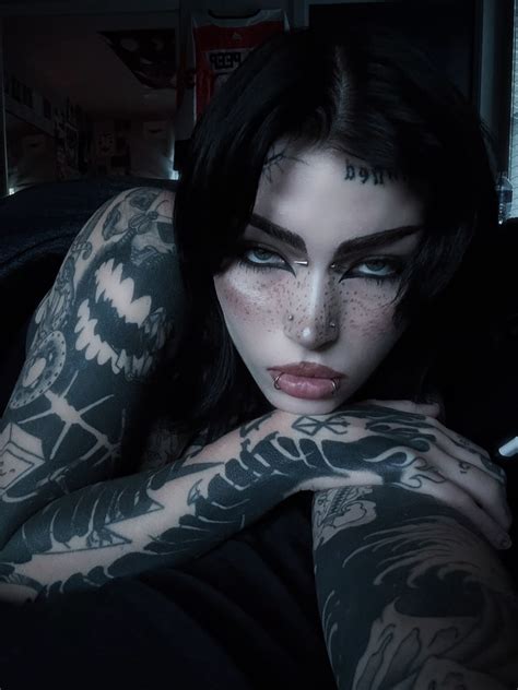 asta suffers (@comeovwhenursober) • Instagram photos and videos