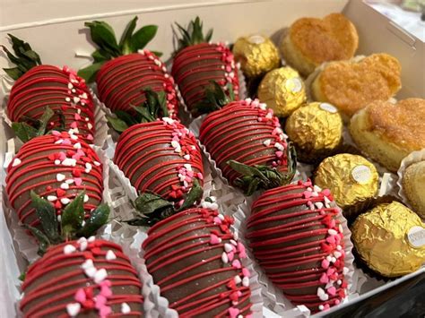 Valentine's Day Chocolate Covered Strawberry Box