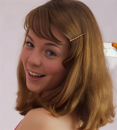 Aglaya Sam Wiki, Age, Boyfriend, Net Worth, Photos, Videos, Ethnicity ...