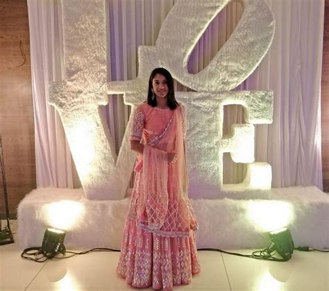 Smriti Mandhana Bio, Age, Career, Ranking & Hottest Photos | Reckon Talk