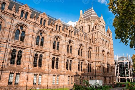 Impressive building of the Natural History Museum in London. 15540308 ...