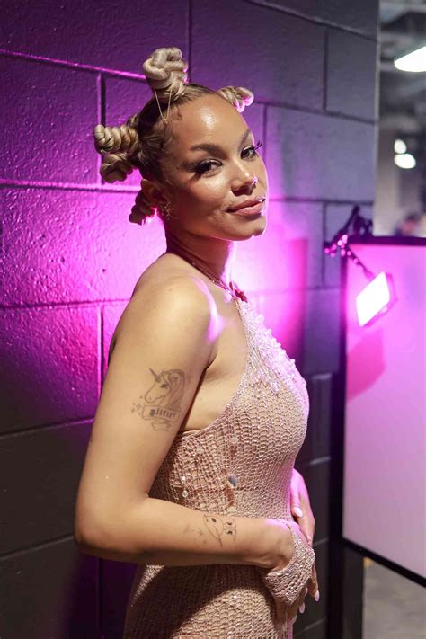 How to Do Bantu Knots, Plus 5 Ways to Style Them