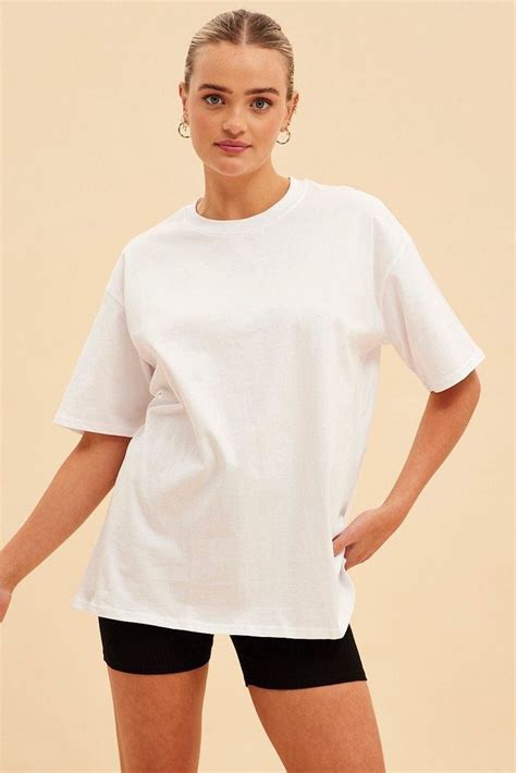 pin  alyce lockman  oversized tshirt outfits oversized white
