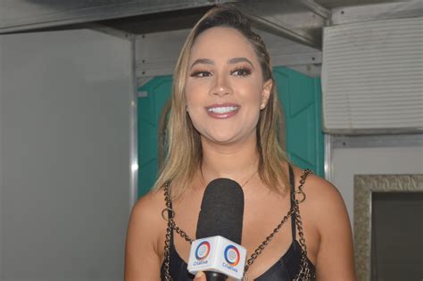 Michele Andrade se apresenta pela primeira vez no São João de Amargosa