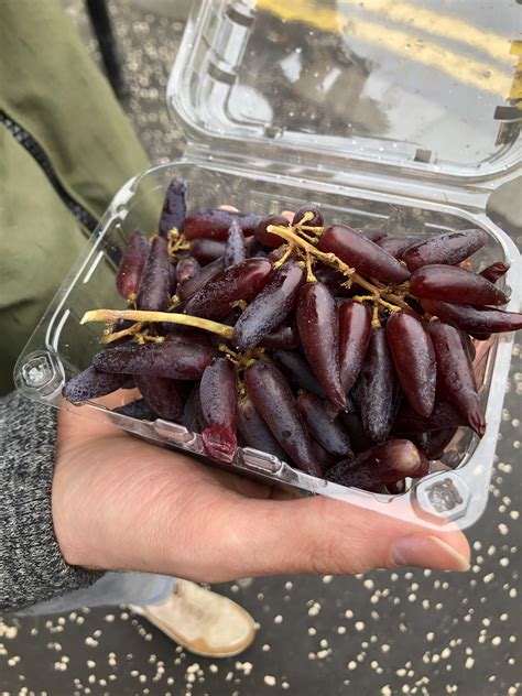 Some pointy grapes my friend bought : r/mildlyinteresting