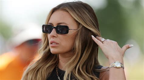 Paulina Gretzky Goes Viral Showing Off Bikini In Mexico