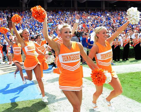 Tennessee Volunteers Cheerleaders: Hottest Photos of Team