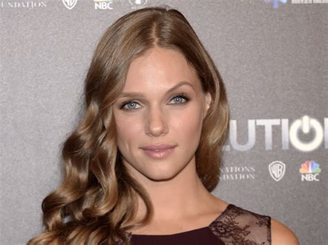 tracy spiridakos set  recur  chicago pd