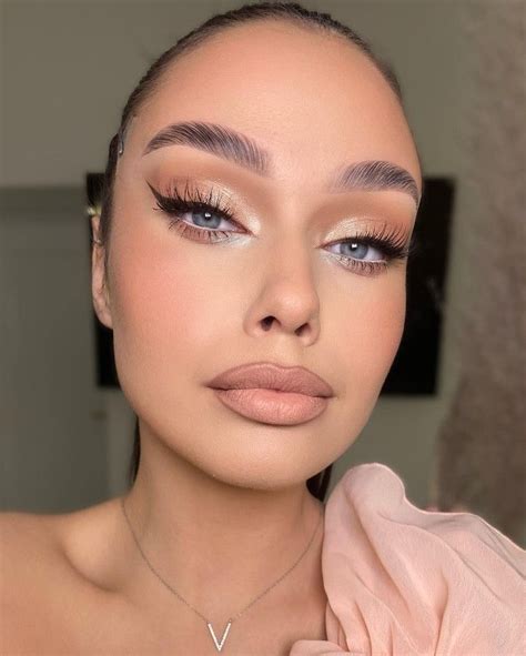 Pin van Victoria Bautista op Maquillaje ojos | Bruiloft make-up, Haar ...
