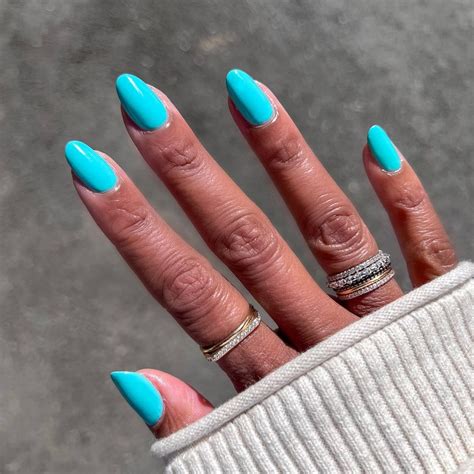 8 Summer Nail Colors to Try This Year | The Everygirl