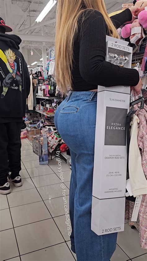 BBL Latina Milfs - Tight Jeans - Forum
