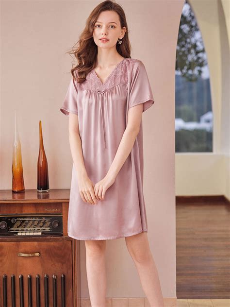 Purple Delicate Lace Short Sleeves 19 Momme Luxury One-piece Silk Nightgown