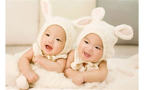cute twin babies httpwwwpixelkcomcute twin babies html